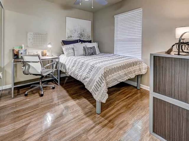 Room in 3 Bed - 2 Bath main photo
