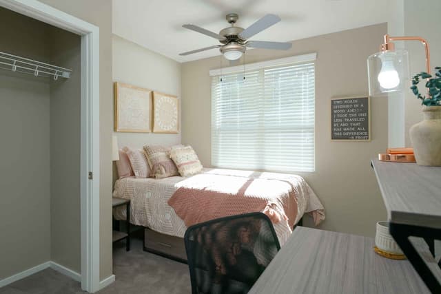 The Chestnut Room in 3 Bedroom 3 Bathroom main photo