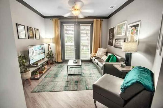 4 Bed 4 Bath Junction main photo