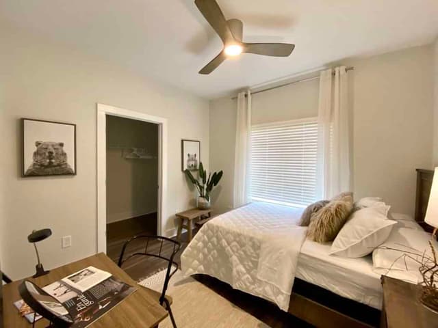 3x3.5 Townhome Room in 3 Bedroom 3.5 Bathroom main photo