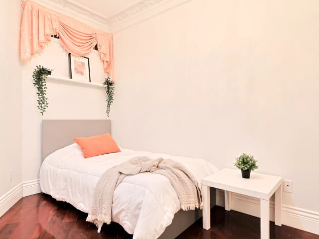 Pisa Room (12 Bed 11 Bath) main photo