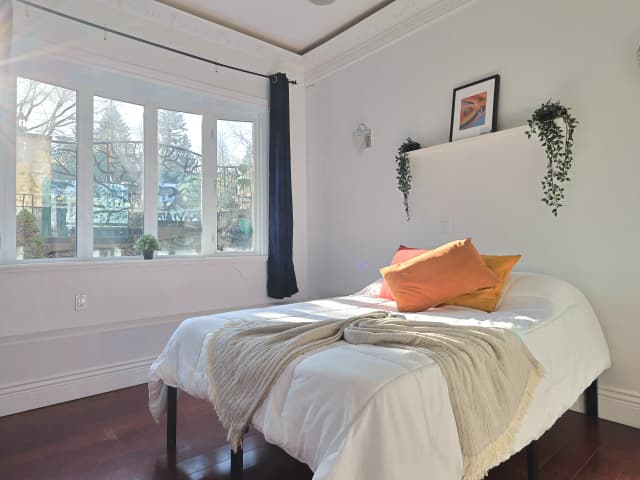 Bologna Room (12 Bed 11 Bath) main photo