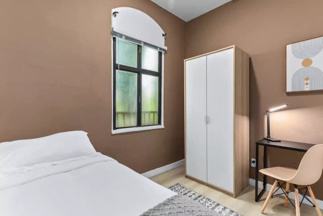 Single Room with a Jack and Jill Bathroom main photo