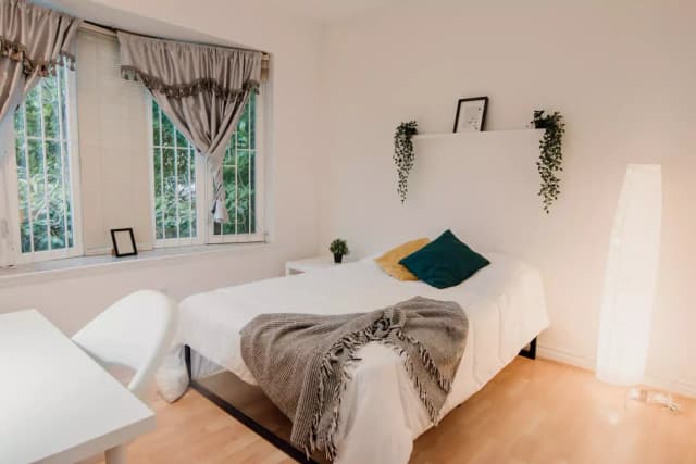 Lofoten Room (1 Bed 1 Bath) main photo