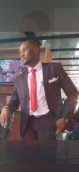 Elvis azong