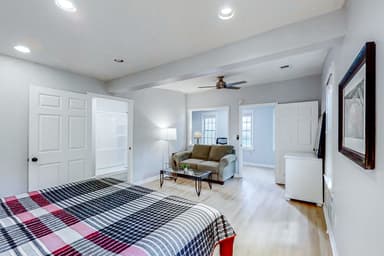 Place Preview main user avatar