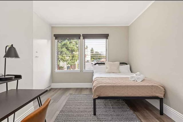 Single Room in 7 Bedroom Apartment main photo