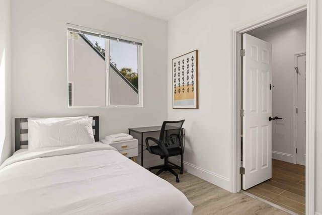 Single Room In A 5 Bedroom Apartment main photo