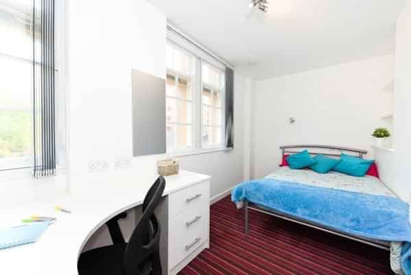 Five Bed Bronze main photo