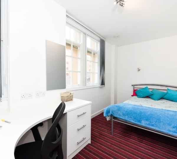 Three Bed Bronze main photo