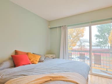 Place Preview main user avatar