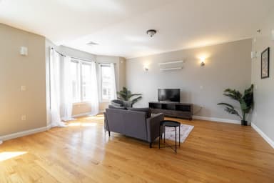 Place Preview main user avatar