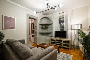 Place Preview main user avatar