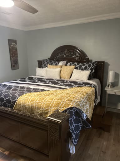 Place Preview main user avatar