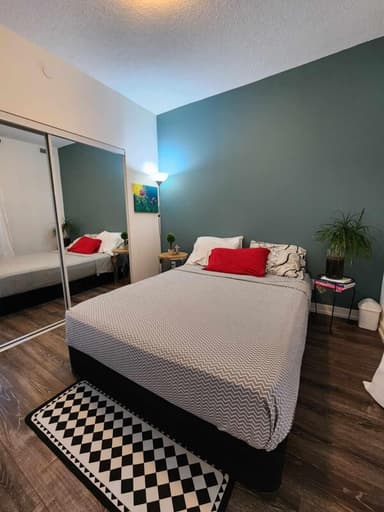 Place Preview main user avatar