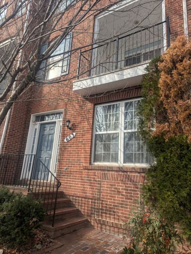 Place Preview main user avatar