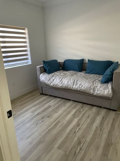 Place Preview main user avatar