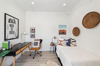 Place Preview main user avatar