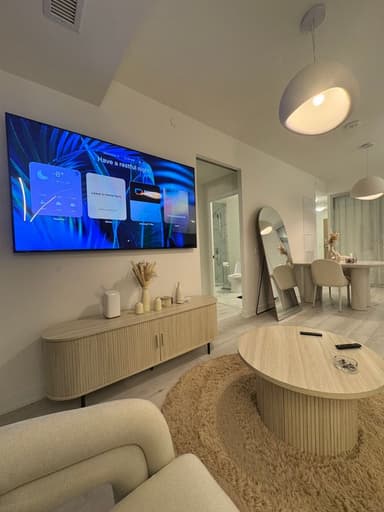 Place Preview main user avatar