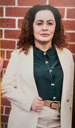 Sara Regia sena leite