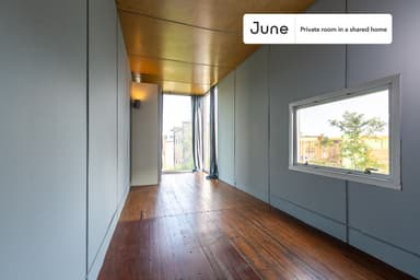 Place Preview main user avatar