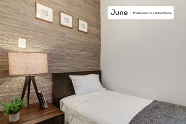 Place Preview main user avatar