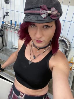 Dahlia Lee