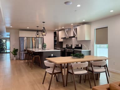 Place Preview main user avatar