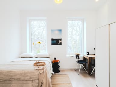 Place Preview main user avatar