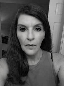Robyn Schultz