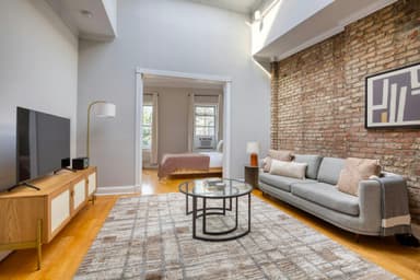 Place Preview main user avatar